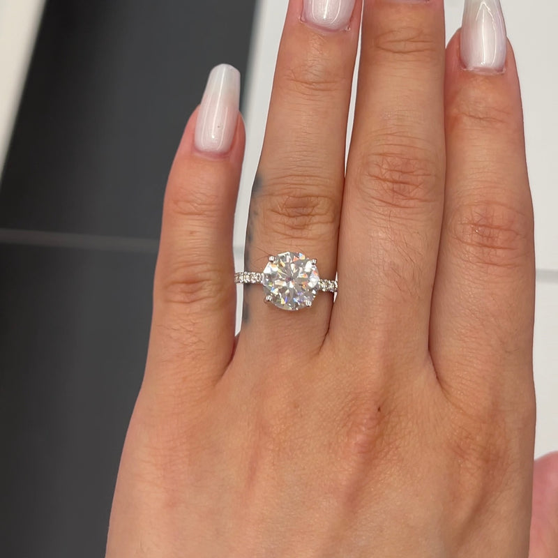 14 kt gold diamond-ring , WG 585/000, centered embossed … | Drouot.com
