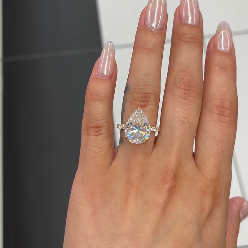 The Perfect Princess Cut Diamond Engagement Ring | Diamond rings engagement  princess cut, Engagement rings halo princess cut, Princess cut engagement  rings