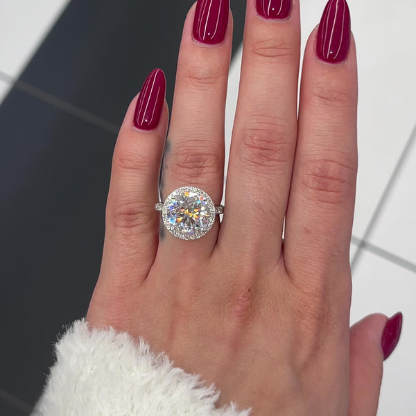 6 Ctw Round-Cut Halo Engagement Ring in 18K Gold w/ GIA Certified 5.12 Carat Lab Grown Diamond